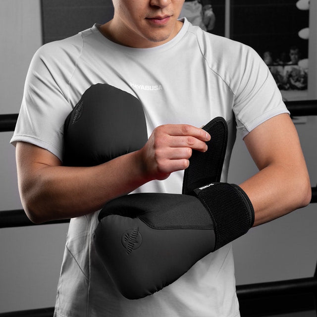 Hayabusa Boxhandschuhe T360 – Schwarz
