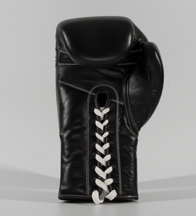 Caged Boxhandschuhe 'X' Series Schnürung - Schwarz/Weiss - The Fight Company Deutschland