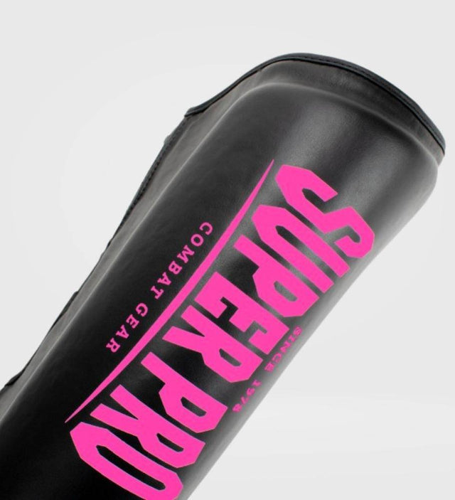 Super Pro Schienbeinschoner Protector - Schwarz/Pink - The Fight Company Deutschland