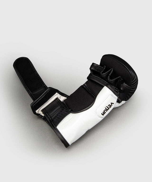 Venum MMA-Handschuhe Attack 2.0 - Schwarz/Weiß