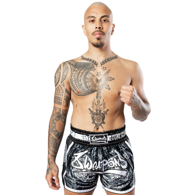 8 WEAPONS Muay-Thai-Shorts Carbon Sak Yant Tigers - Schwarz