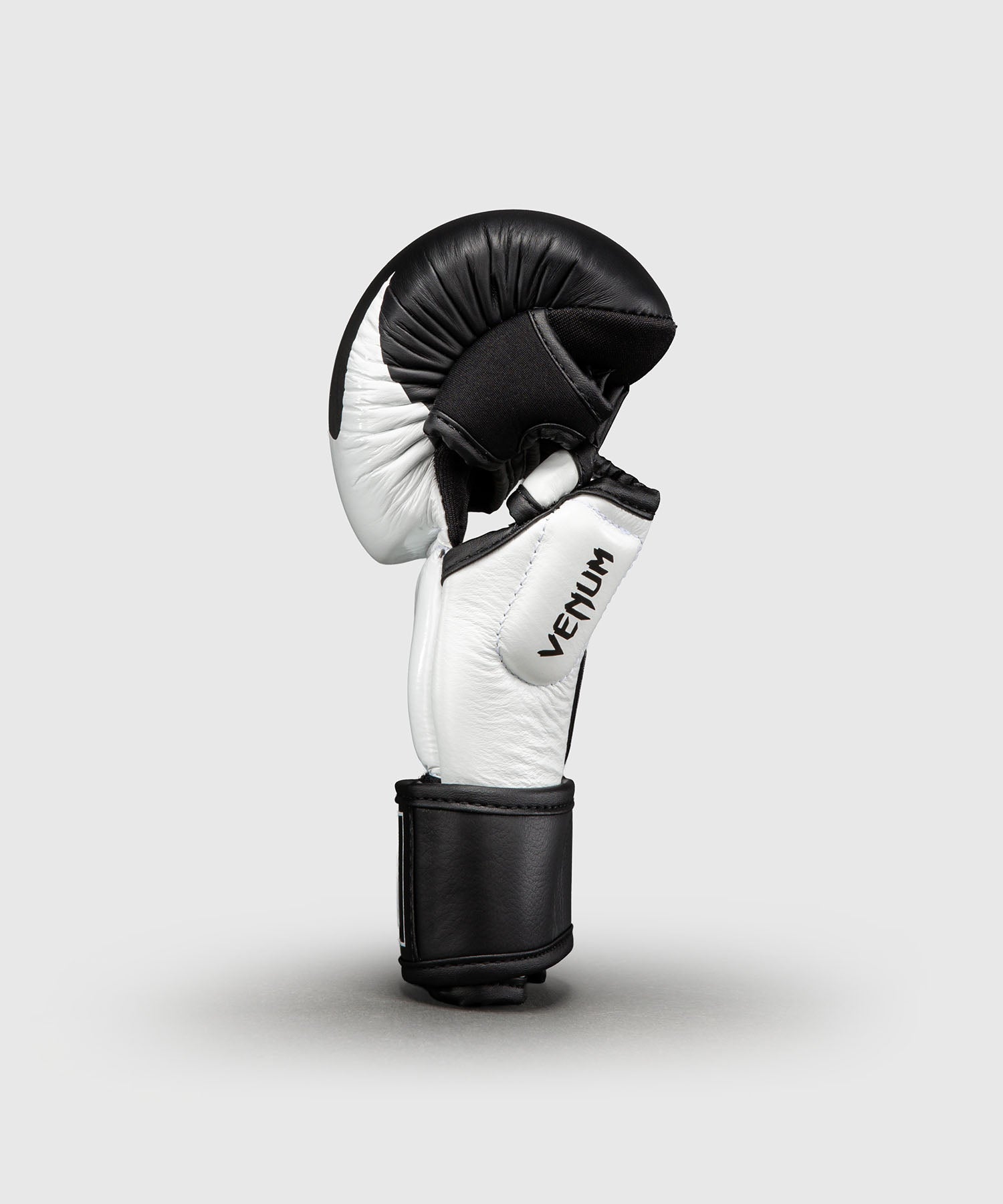 Venum MMA-Handschuhe Attack 2.0 - Schwarz/Weiß