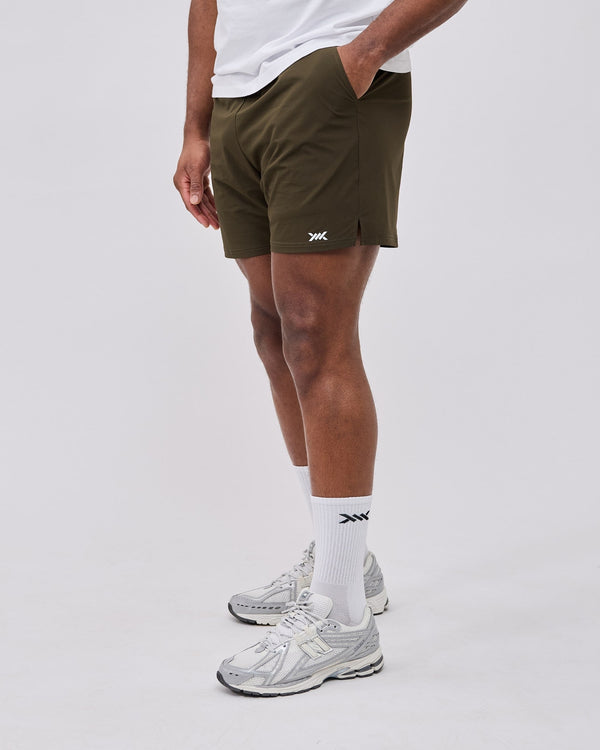 Caged Training Shorts Essential - Armee Grün