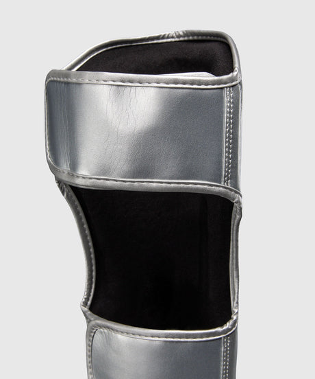 Ringhorns Schienbeinschoner Charger - Silber/Schwarz