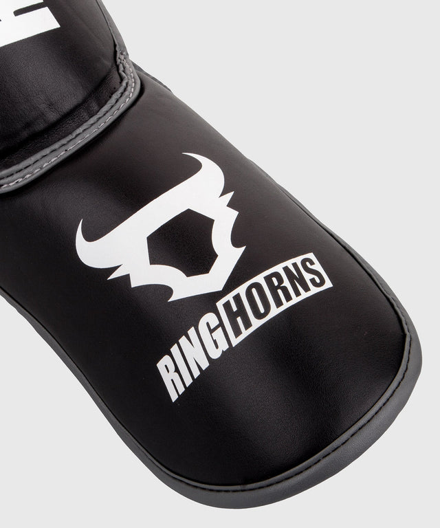 Ringhorns Schienbeinschoner Charger Schwarz