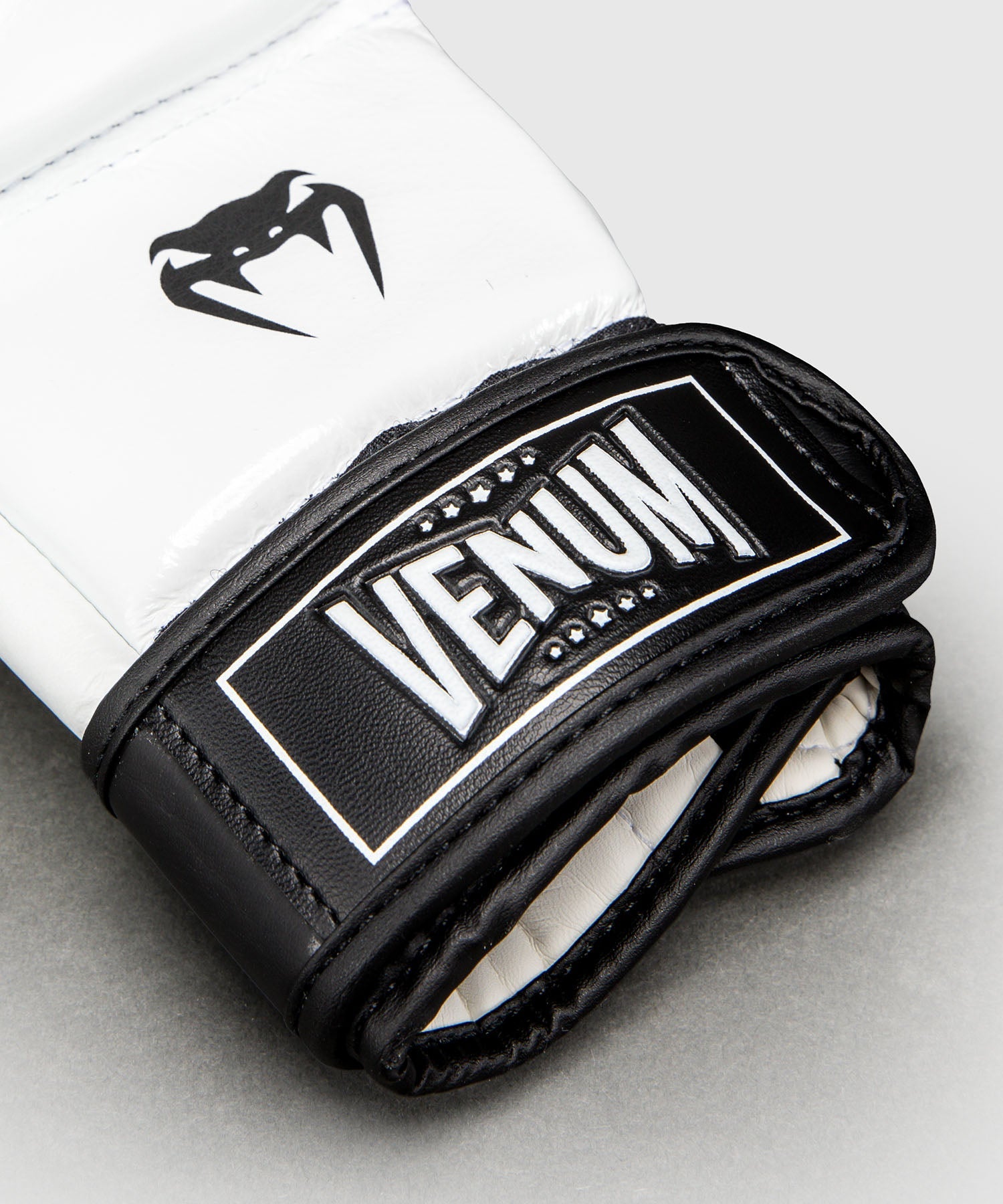 Venum MMA-Handschuhe Attack 2.0 - Schwarz/Weiß