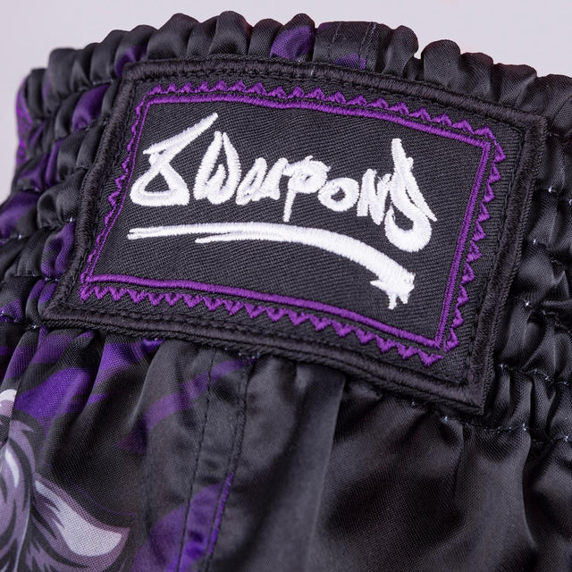 8 WEAPONS Muay Thai Shorts Beastial Panther - Schwarz/Lila