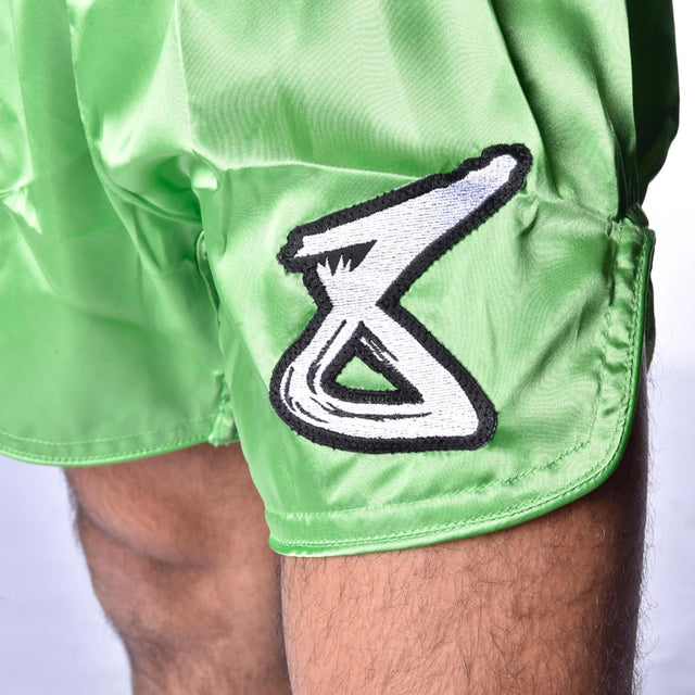 8 WEAPONS Muay-Thai-Shorts Strike - Grün
