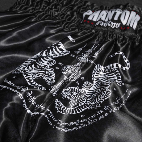 Phantom Athletics Muay Thai Shorts Sak Yant - Schwarz