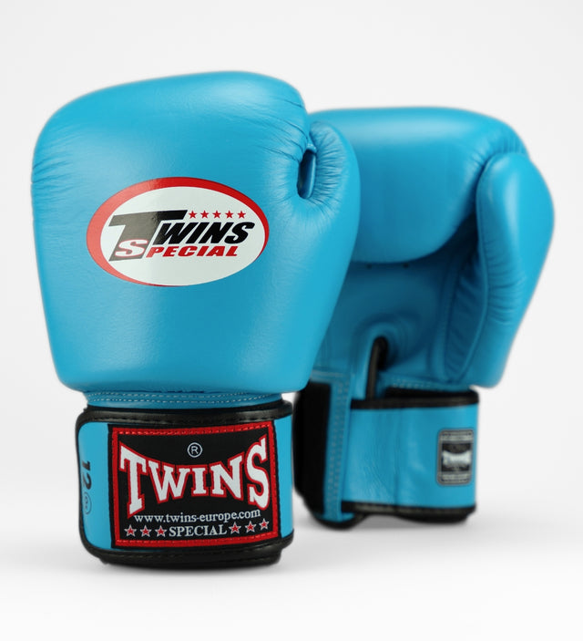 Twins Boxhandschuhe BGVL3 - Hellblau.