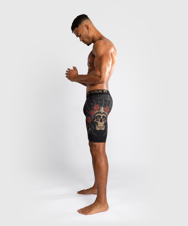 Venum Kompressionsshorts Santa Muerte 5.0 – Schwarz/Gold