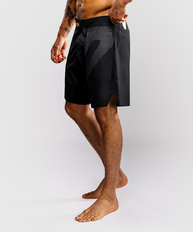 Venum MMA Shorts Attack - Schwarz/Gold