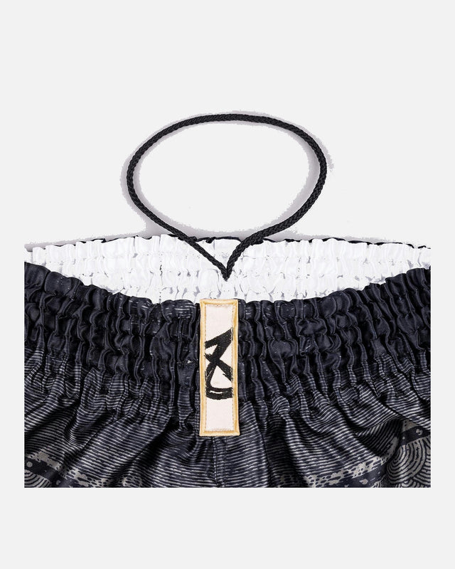 8 WEAPONS Muay-Thai-Shorts Hanuman - Schwarz/Gold