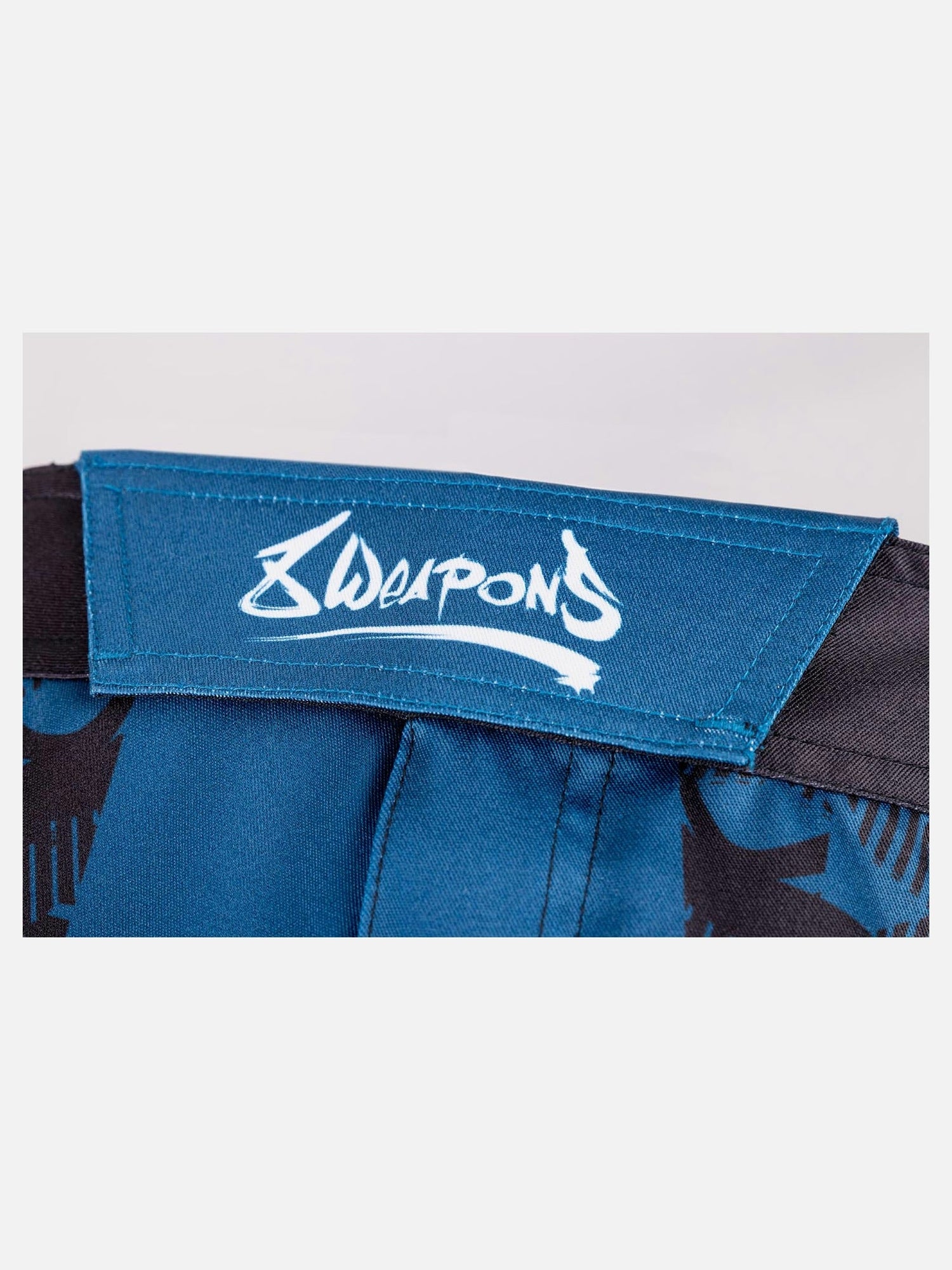 8 WEAPONS MMA Shorts Hit 2.0 - Marineblau/Schwarz