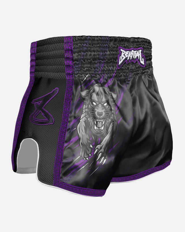 8 WEAPONS Muay Thai Shorts Beastial Panther - Schwarz/Lila