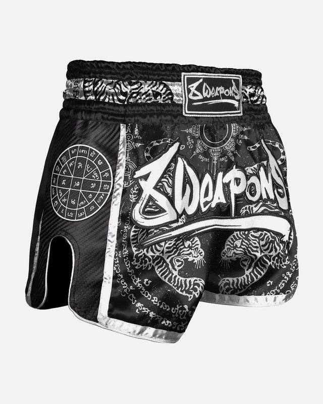 8 WEAPONS Muay-Thai-Shorts Carbon Sak Yant Tigers - Schwarz