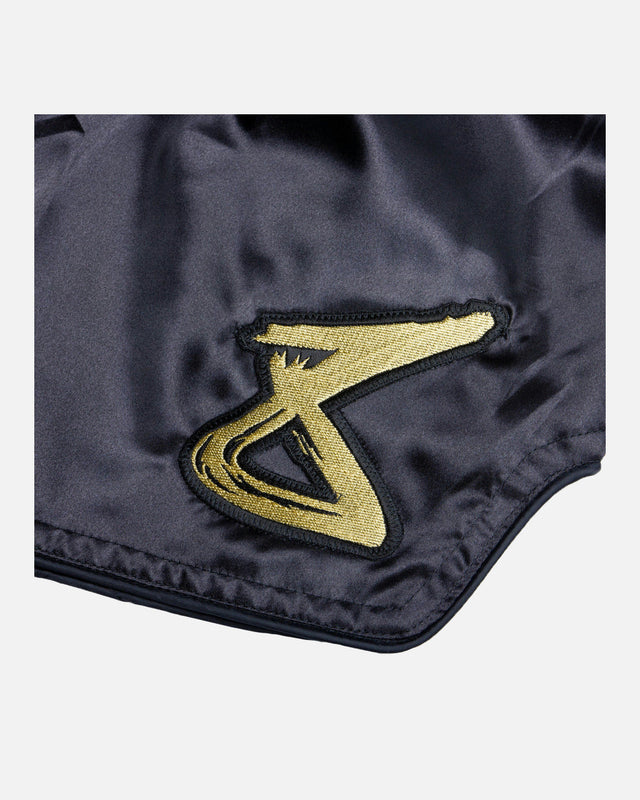 8 WEAPONS Muay-Thai-Shorts Strike - Schwarz/Gold
