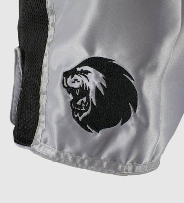 Super Pro Muay Thai Shorts Brave - Weiss/Schwarz - The Fight Company Deutschland