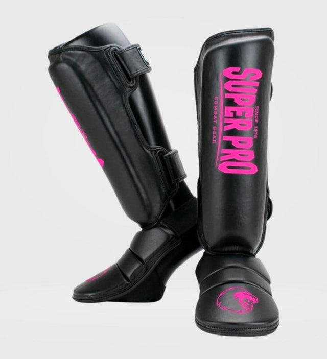 Super Pro Schienbeinschoner Protector - Schwarz/Pink - The Fight Company Deutschland
